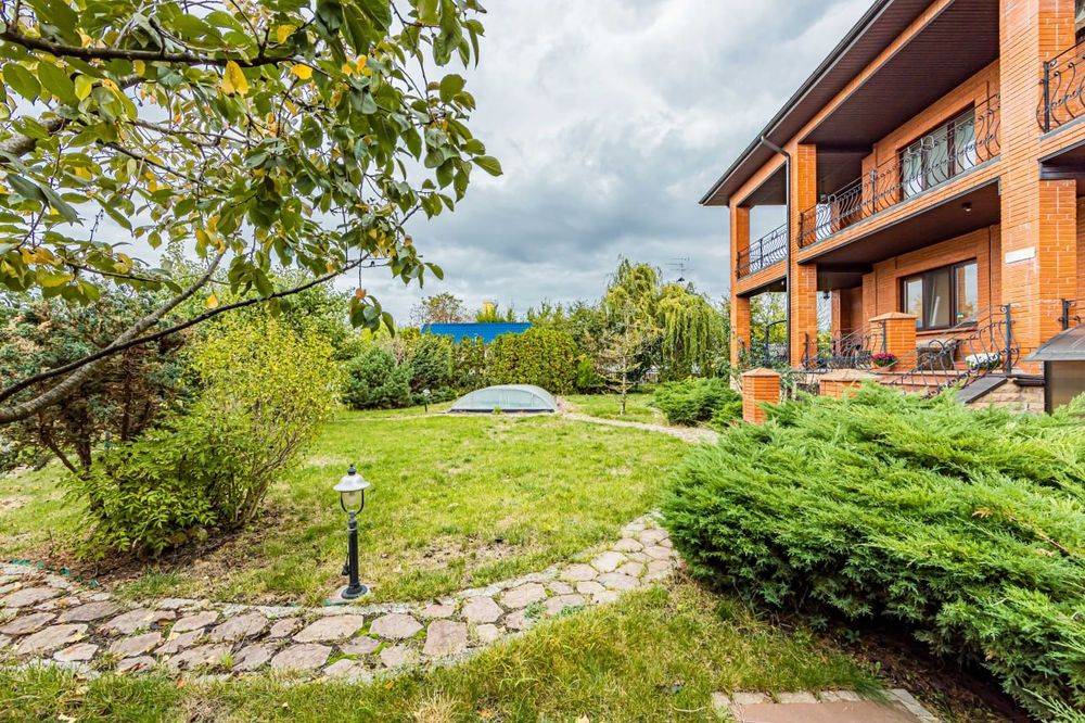 Мала Олександрівка, КМ Зелений Гай, 3пов.котедж 350м.кв.з 2 басейнами