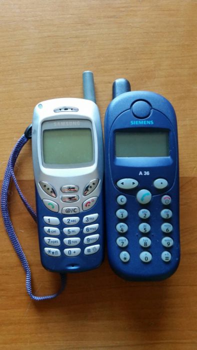 Conjunto telemóveis