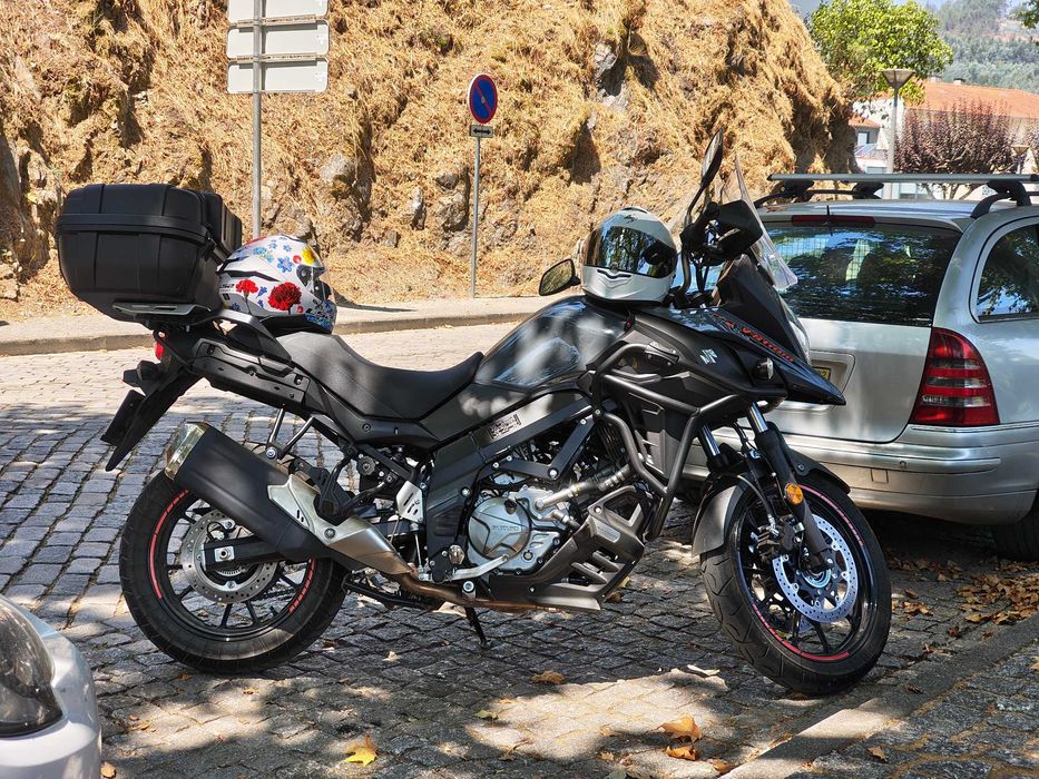 V-Strom 650 de 2020 | 30 mil km | Malas + Crashbars