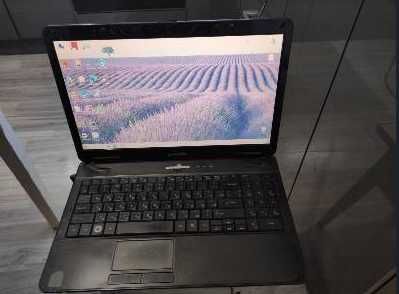 ноутбук E MACHINES E-525