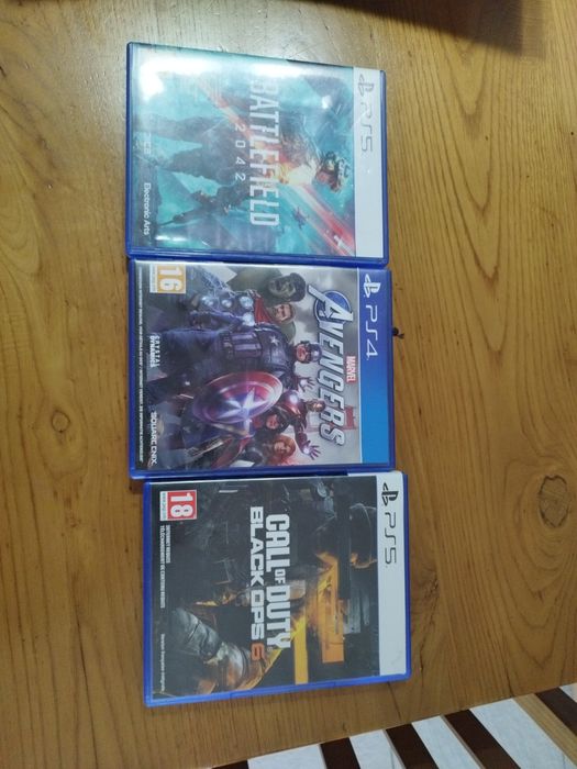 jogos PlayStation 5 e um de ps4 (Marvels Avengers,call of duty black ops 6 e Battlefield 2042
