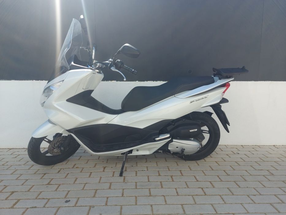 Aluguel/Rent Honda PCX 125 e Yamaha Nmax 65€
