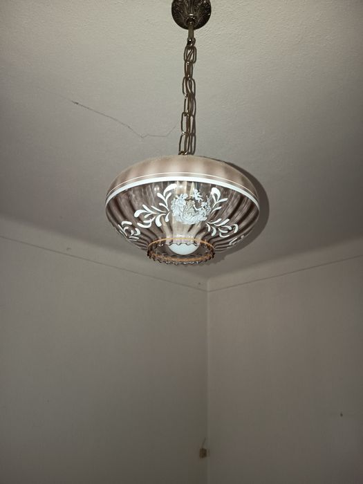 Candeeiro de tecto e mesa