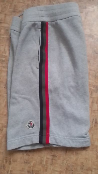 Продам шорты "MONCLER"! Оригинал р.s.