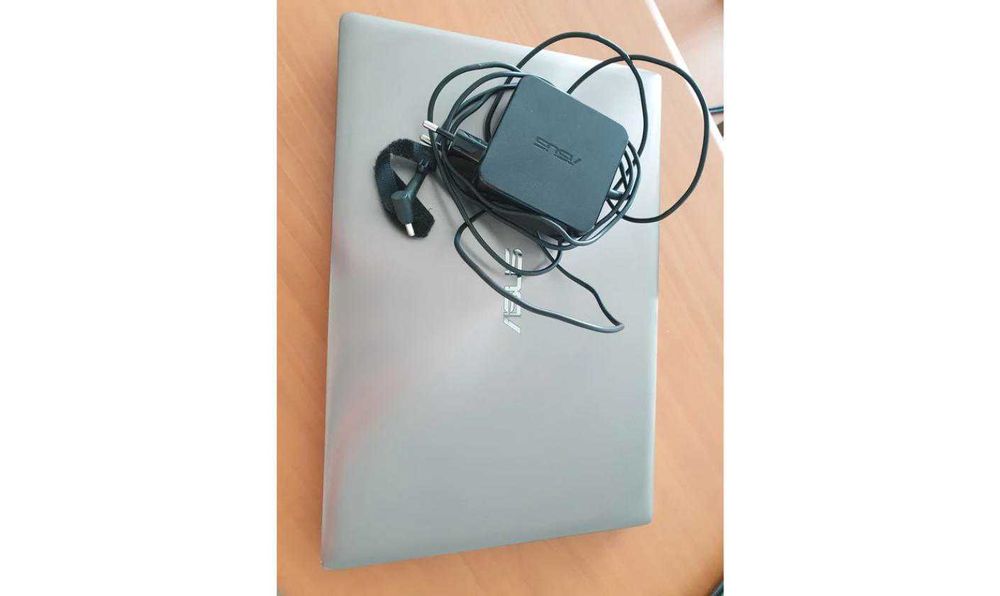 Portátil ASUS UX303L funcional com carregador