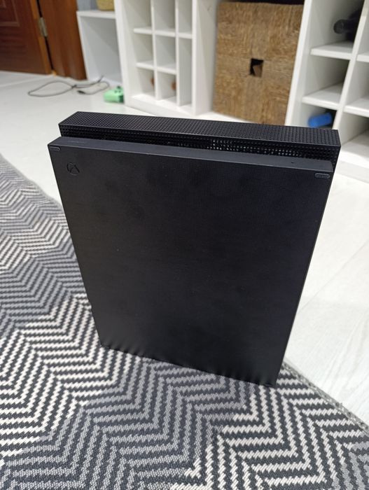 Xbox One X Edição Limitada Project Scorpio 1TB
