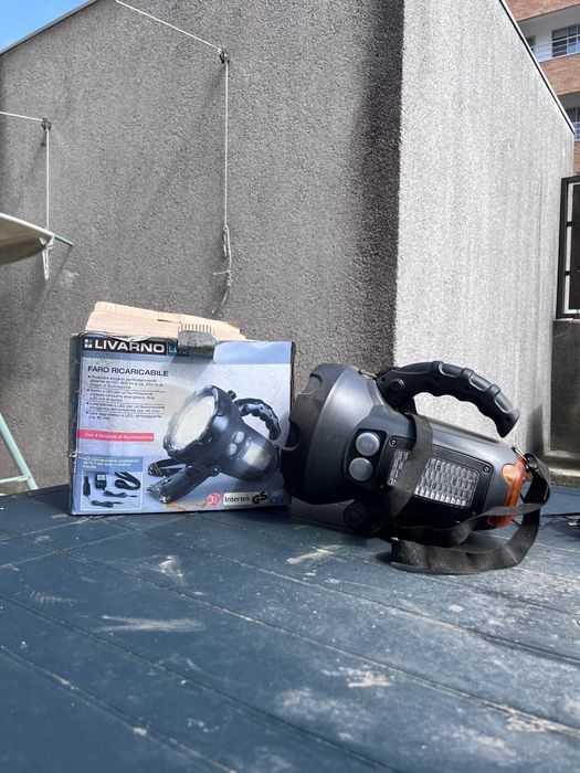 Foco manual com acumulador
