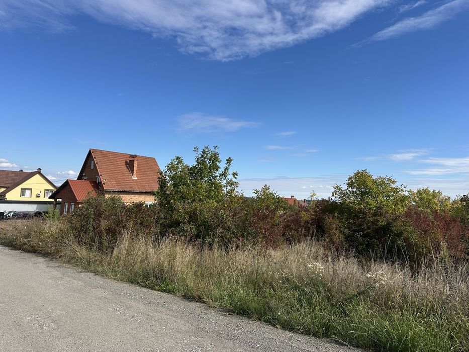Продається земальна ділянка с.Смотрич