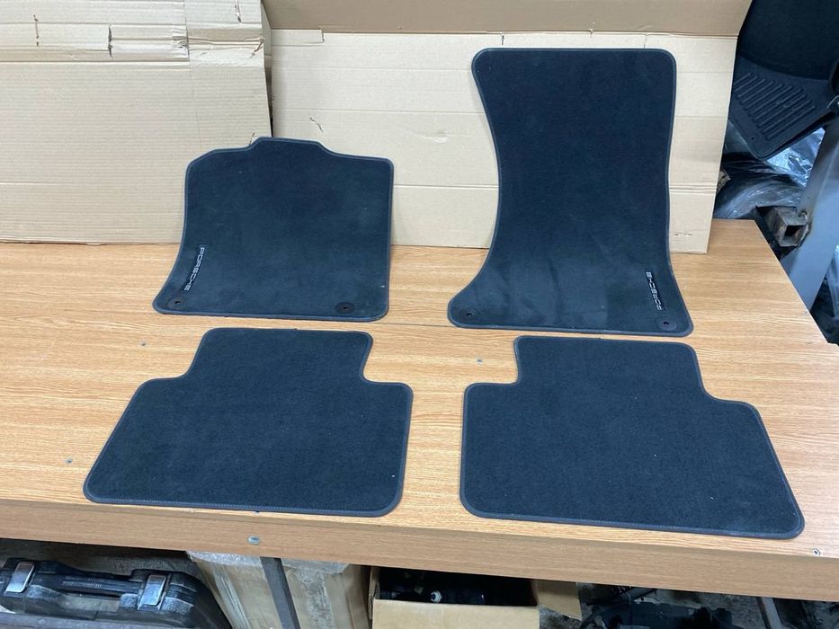 Porsche macan 95b килимки велюрові