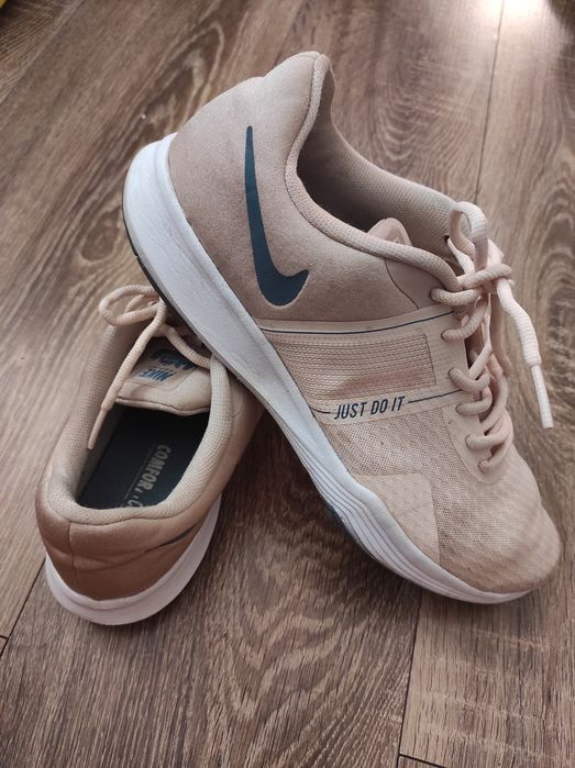 Кросівки жіночі Nike 39р(25,5см)