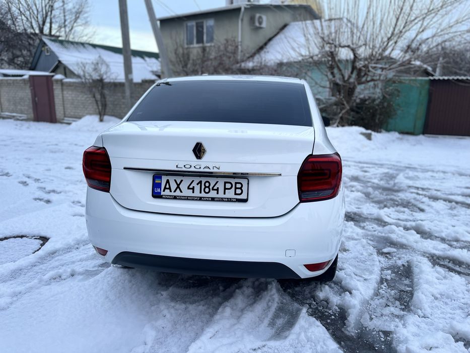 Рено логан 2020 год