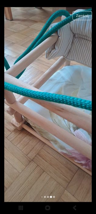 Drewniana huśtawka domowa dla dziecka