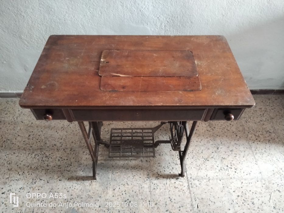 Máquina de costura Oliva