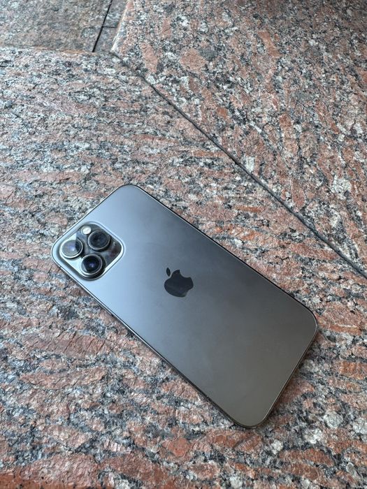Продам айфон 12 про макс