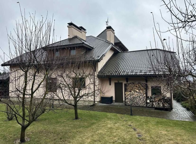 Будинок з ремонтом с. Зашків