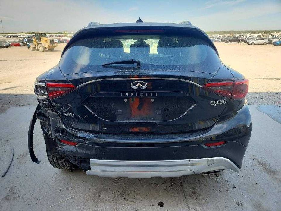2018 Infinity QX30 PREMIUM