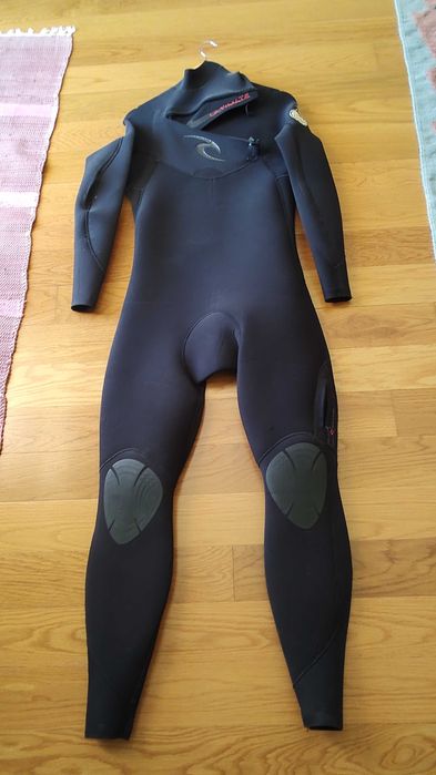 Vendem-se fatos de surf, novos e usados, XL
