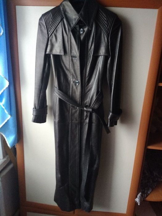 Шкіряний плащ довгий