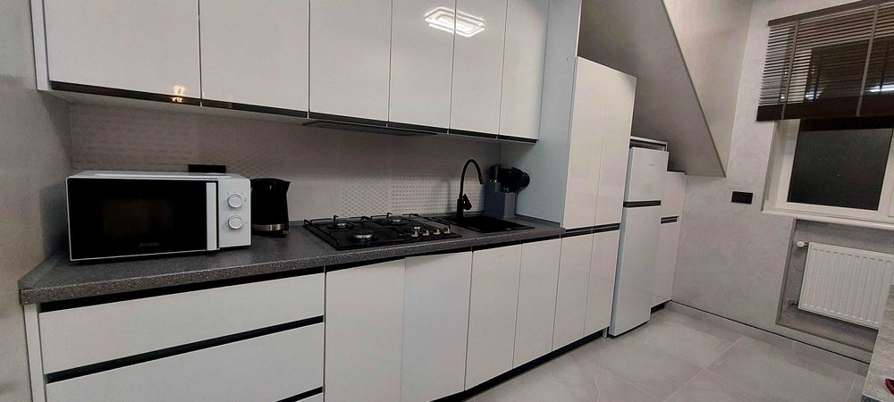 Нова шикарна 2 кімнатна квартира в центрі старого міста.