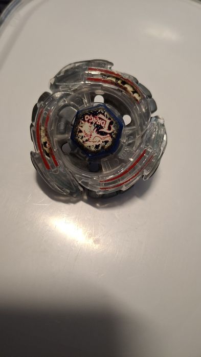 Beyblade Lightning L drago 105 HF