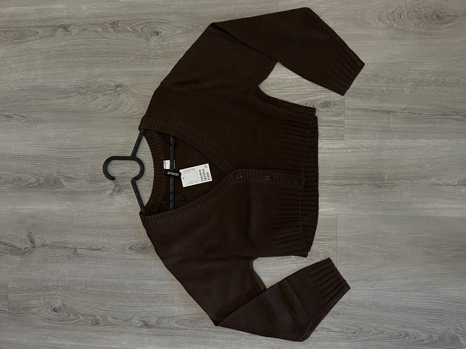 brązowy krótki sweter