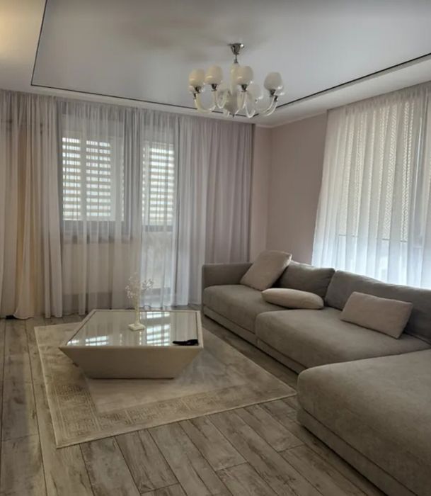 Продаж 2к квартири 70.8 кв. м на пров. Цегельний