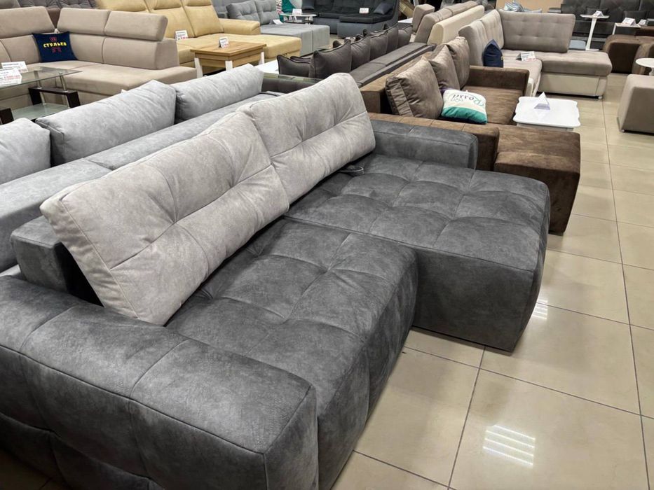 Диван кутовий сірий велюровий