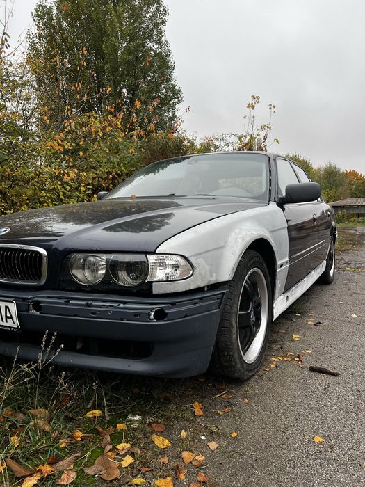 Продам BMW e38 740d