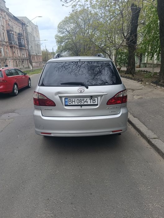 Toyota Avensis Verso