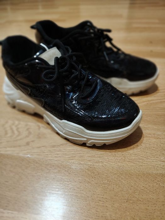 Buty blysczonce  sportowe