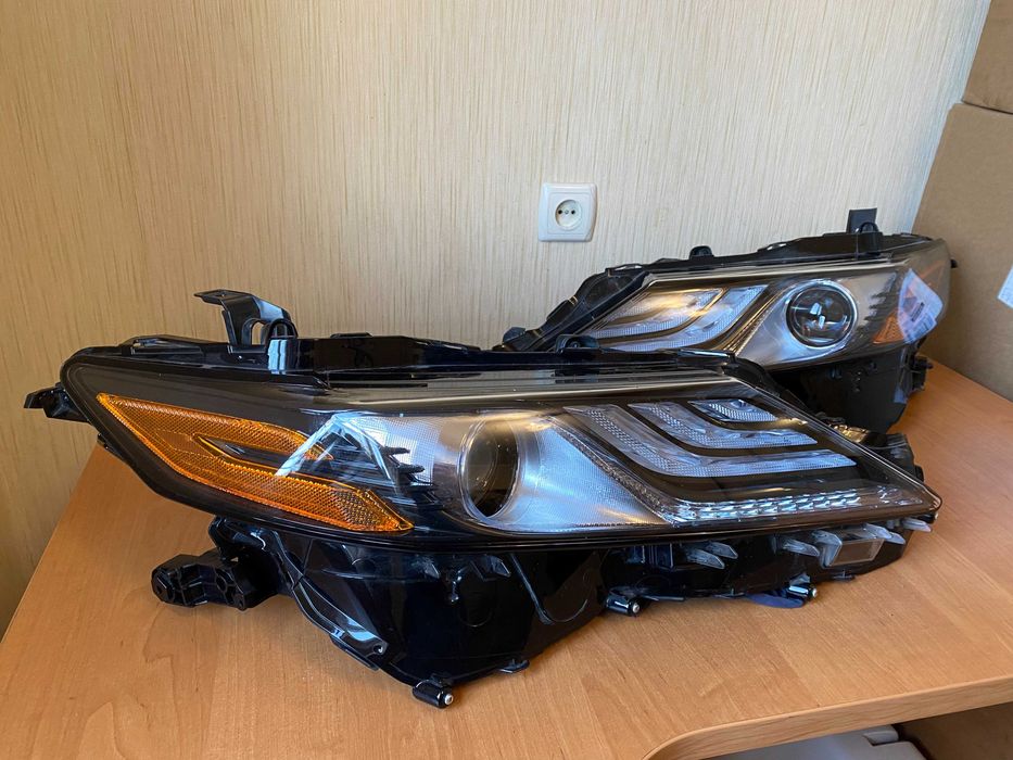 ОРИГІНАЛ Фари Toyota Camry 70 (2018–2024) FULL LED XLE/XSE ліва права