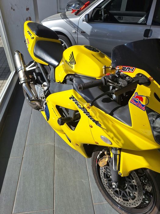 Honda CBR 900RR Fireblade 2000 - Impecável!