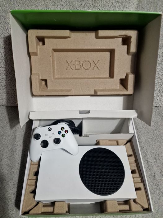 Xbox Series S • Stan Idealny • Gwarancja do 03/2026 • Pad + Okablowani