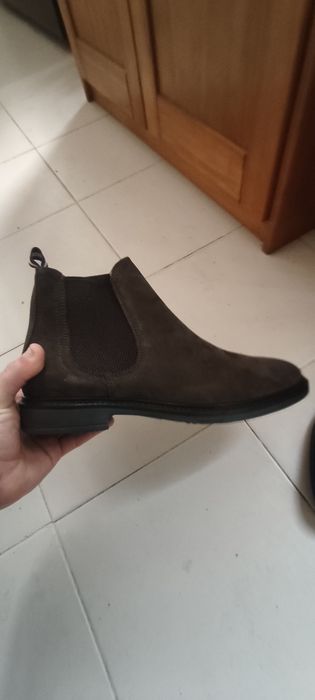 Calçado de homem em pele