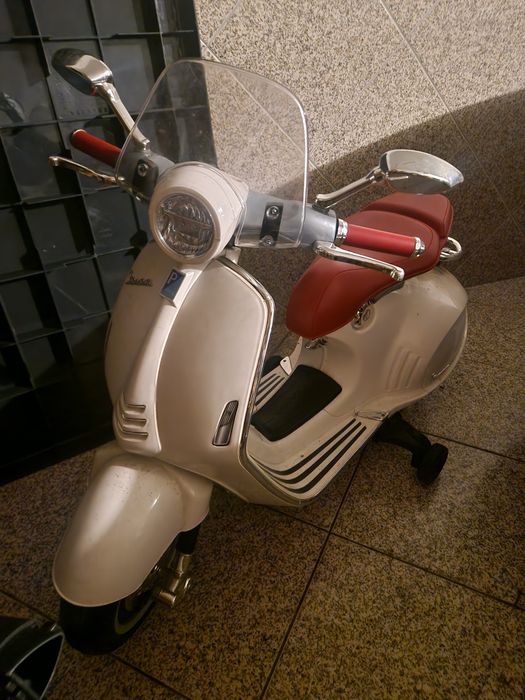 Mota Vespa Branca