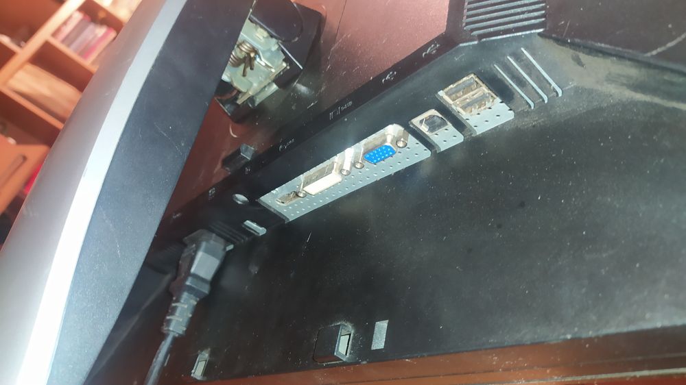 Монітор DELL 22" P2210t  TN/ VGA/ DVI/ Display Port, USB