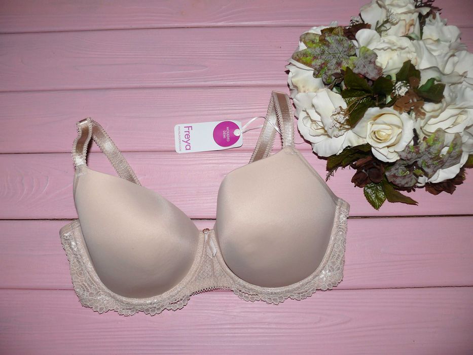 Гладкий нюдовый бюстгальтер Freya 34DD (75F)