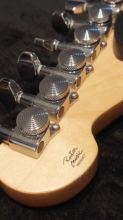 Guitarra tipo Stratocaster - ATLAS - com alguns requintes exclusivos!