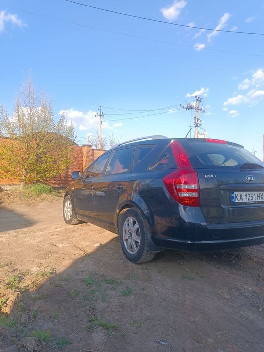 Продам автомобіль Kia ceed
