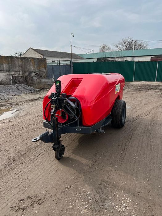 Обприскувач садовий 1000л