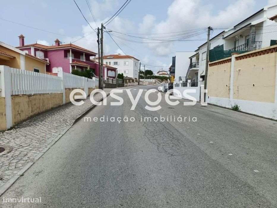 Terreno Urbano com projeto pré aprovado para construir Moradia T2