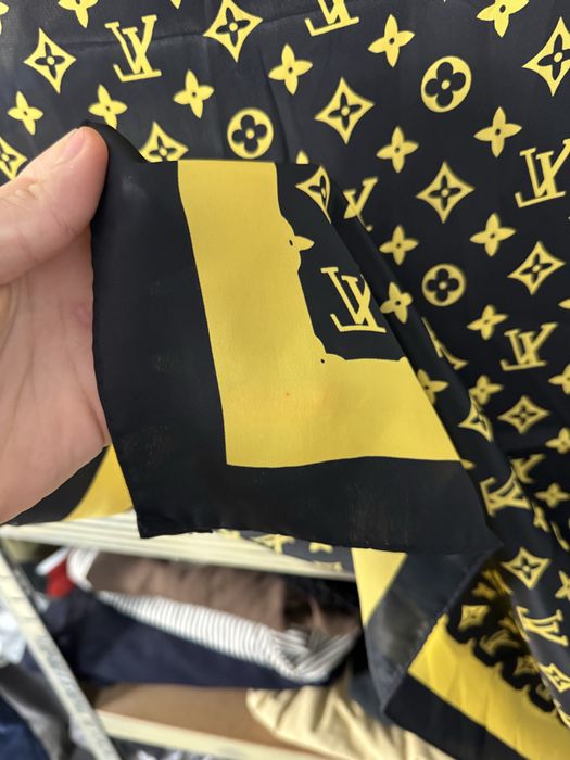Jedwabna chustka louis vuitton silk scarf monogram