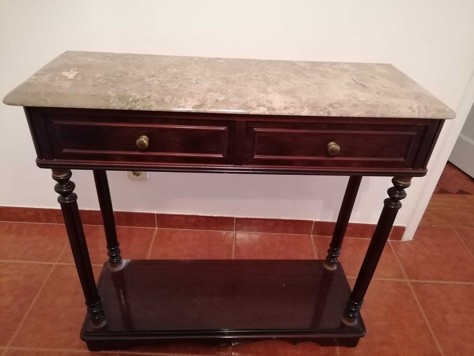 Consola com tampo marmore