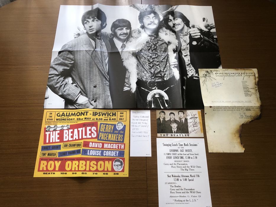 Книга/Фотоальбом - Treasures Of The BEATLES