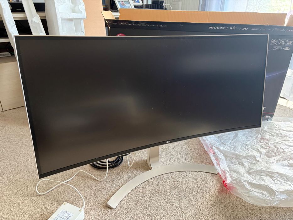 Monitor LG 38UC99