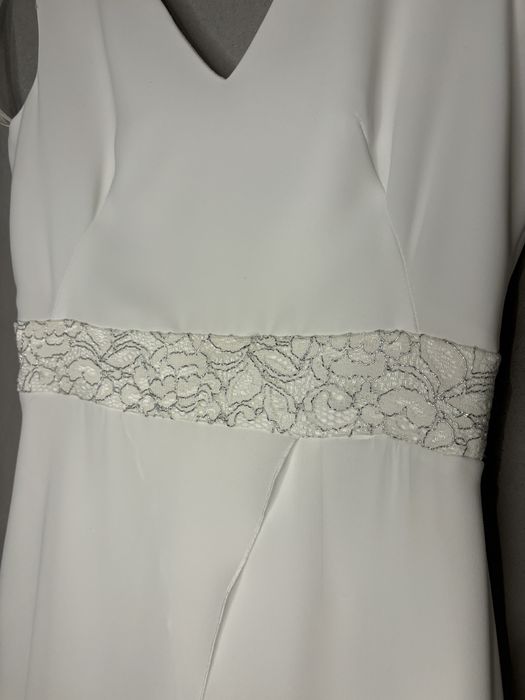 Biała sukienka z trenem