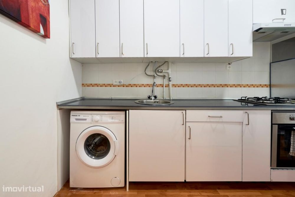 Quarto - localizado em Entrecampos Lisbon