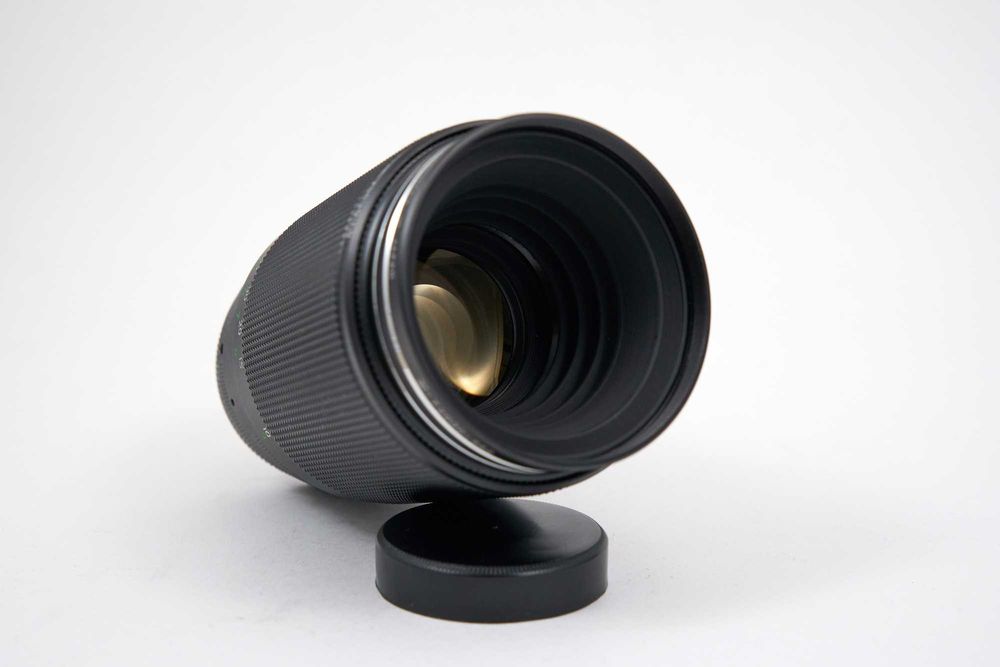 Manual focus lenses and adapters64551658055810122