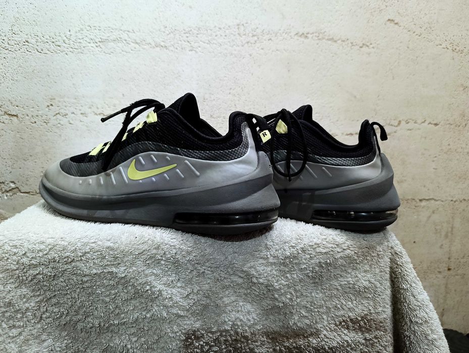 Damskie sneakersy NIKE AIR MAX AXIS r.38