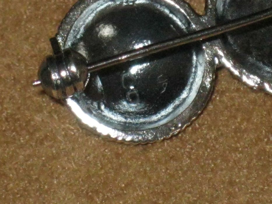 Alfinete Artesanal em Prata de lei Maciça 835`/..